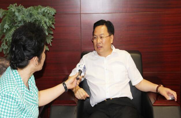 程学源副局长接受广东广播电台采访
